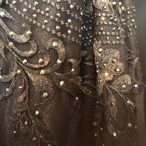 Formal beaded grey gown size 16 -never worn-never altered - Picture 11 of 14